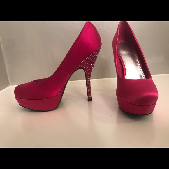 Pumps - Picture 3 of 4